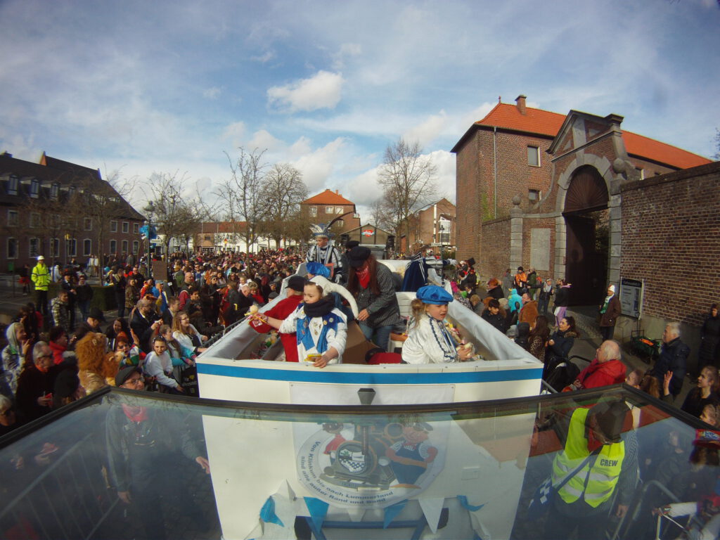 Prinzenwagen im Rosenmontagszug 2019